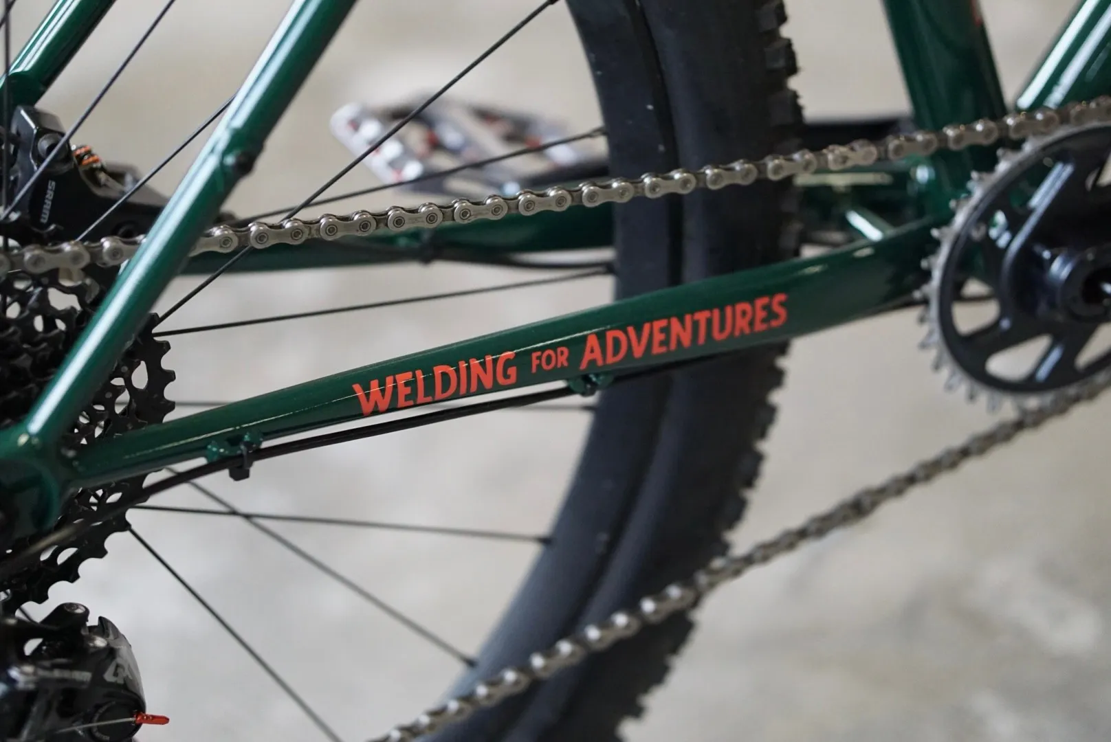 Carro posteriore e scritta Welding for adventures — Romanelli Cicli Rock step, Pietro Trail