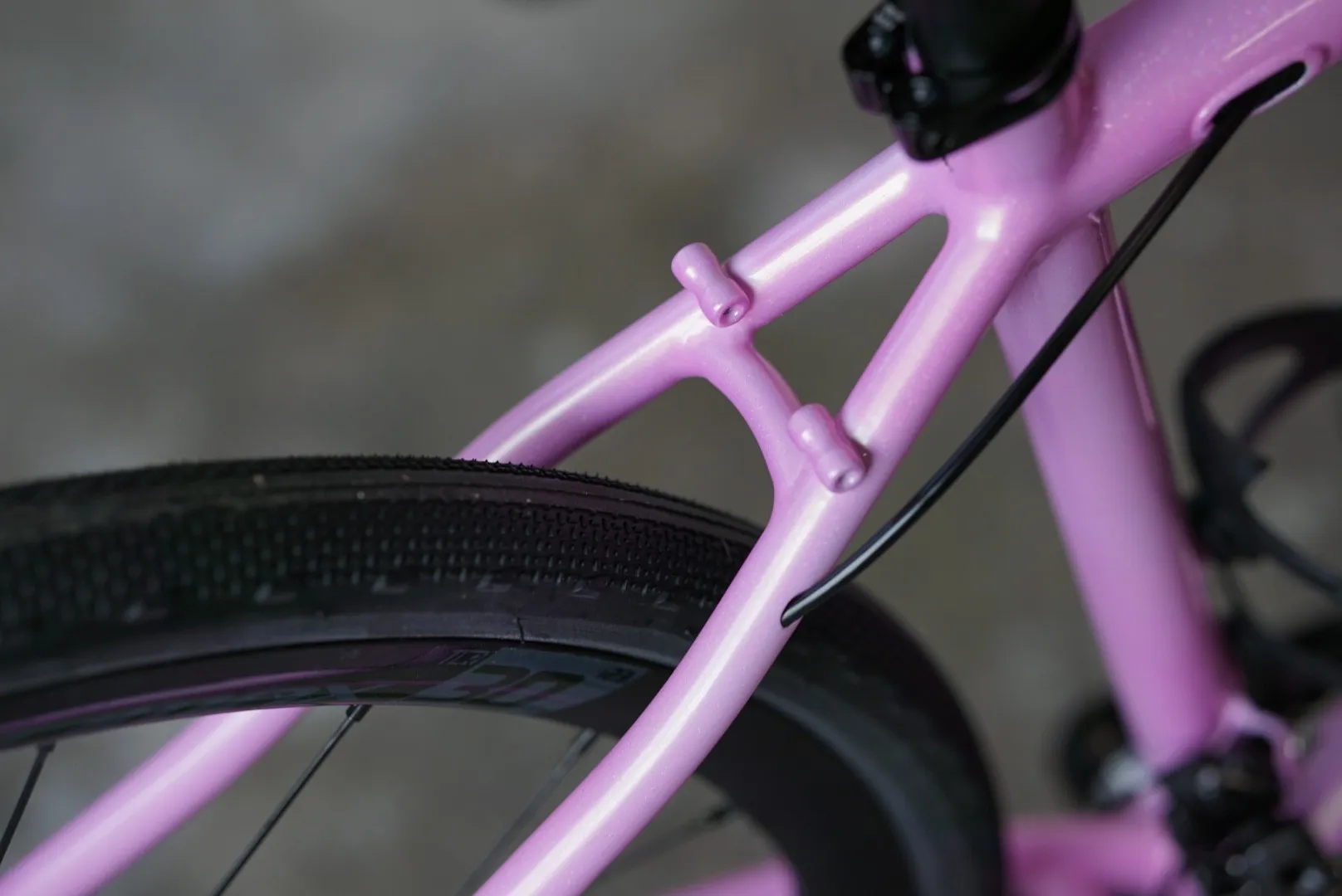 Carro posteriore e passaggio copertone — Romanelli Cicli Tuck turn, gravel Marghe
