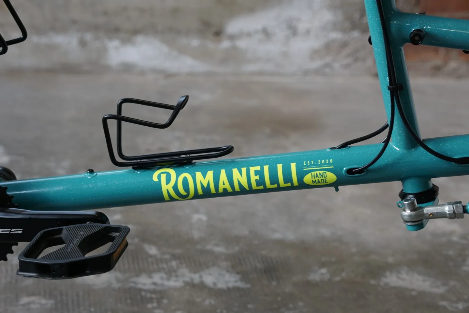 Scritta Romanelli sul telaio allungato della cargo — Romanelli Cicli Cargo Evolve