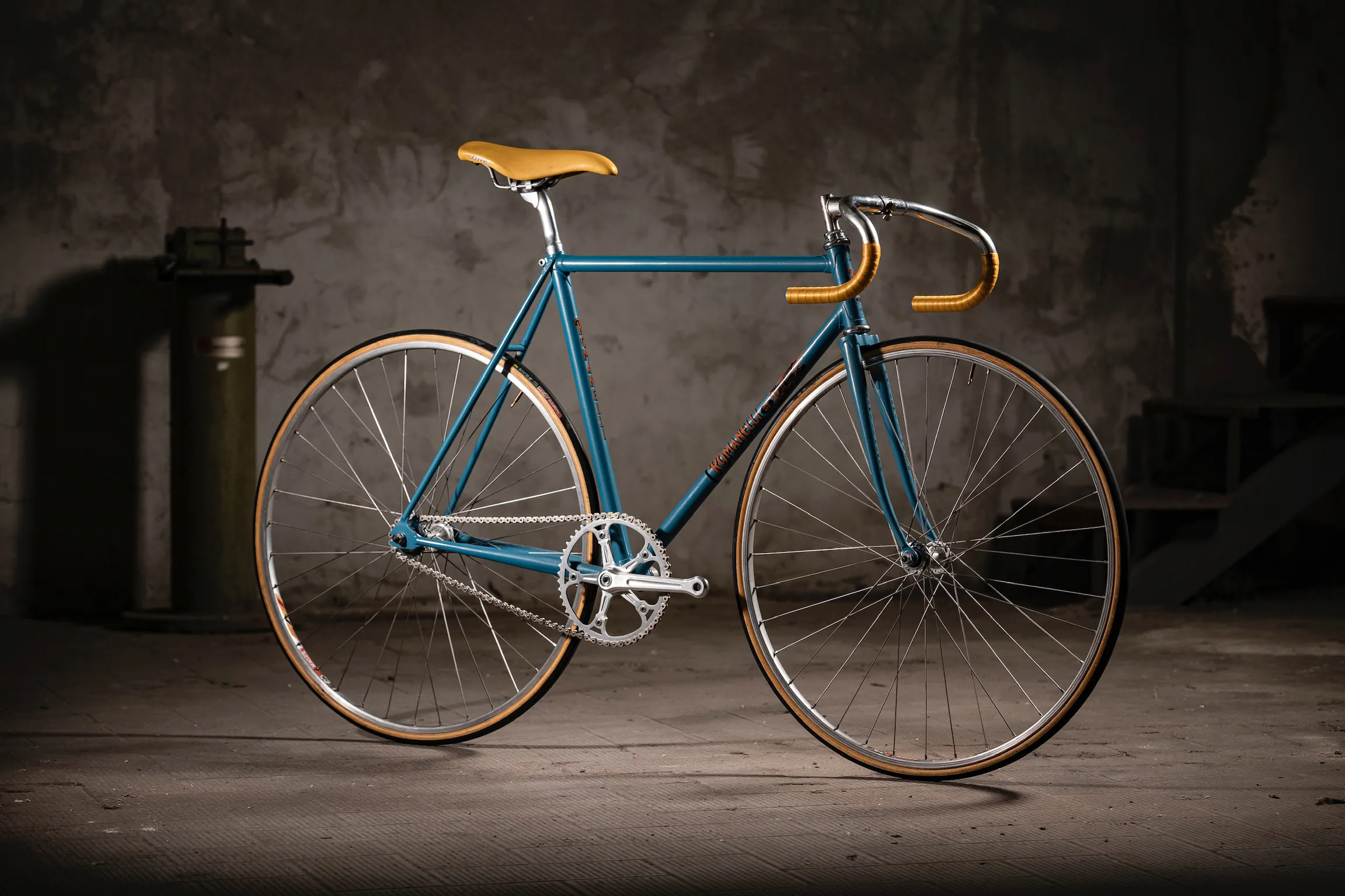 Vista completa laterale — Romanelli Cicli Triple step, azzurra con dettagli dorati