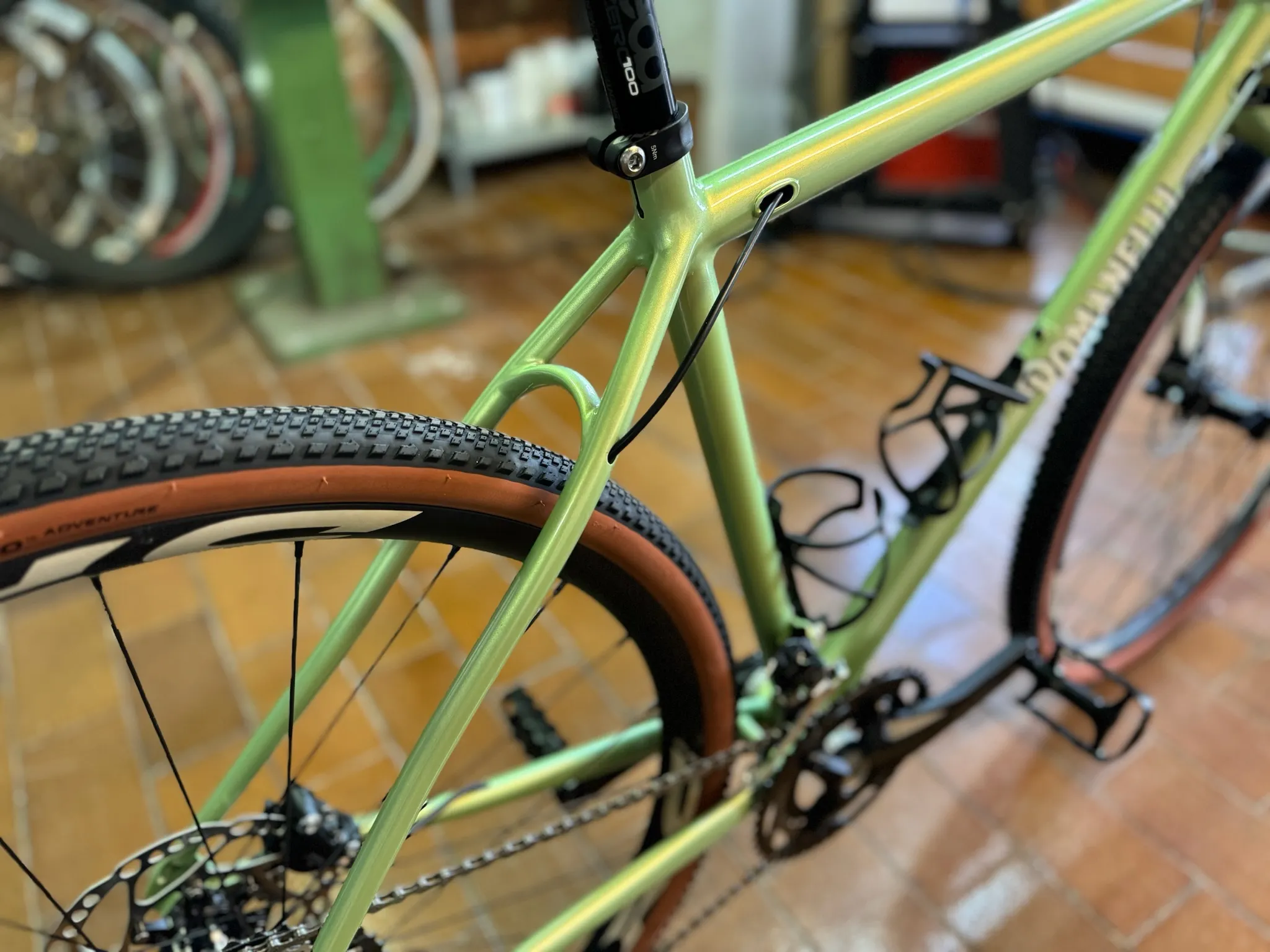 Carro e ruota posteriore — Romanelli Cicli Tuck turn, verde chiaro