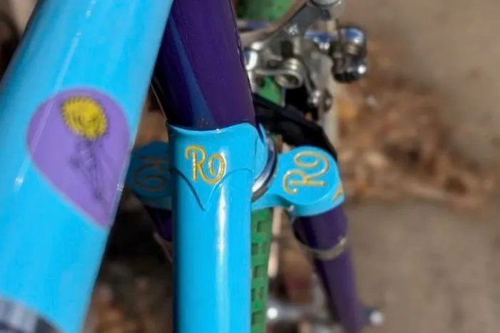 Nodo sterzo turchese e viola — Romanelli Cicli Triple step, turchese e viola