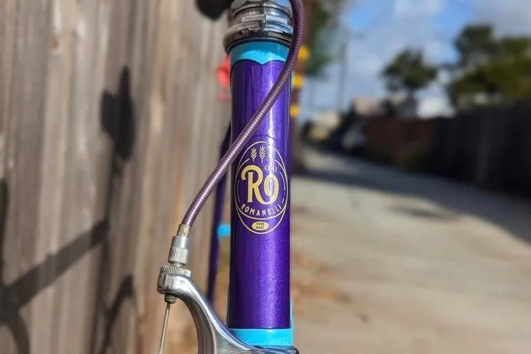 Tubo sterzo viola e logo — Romanelli Cicli Triple step, turchese e viola