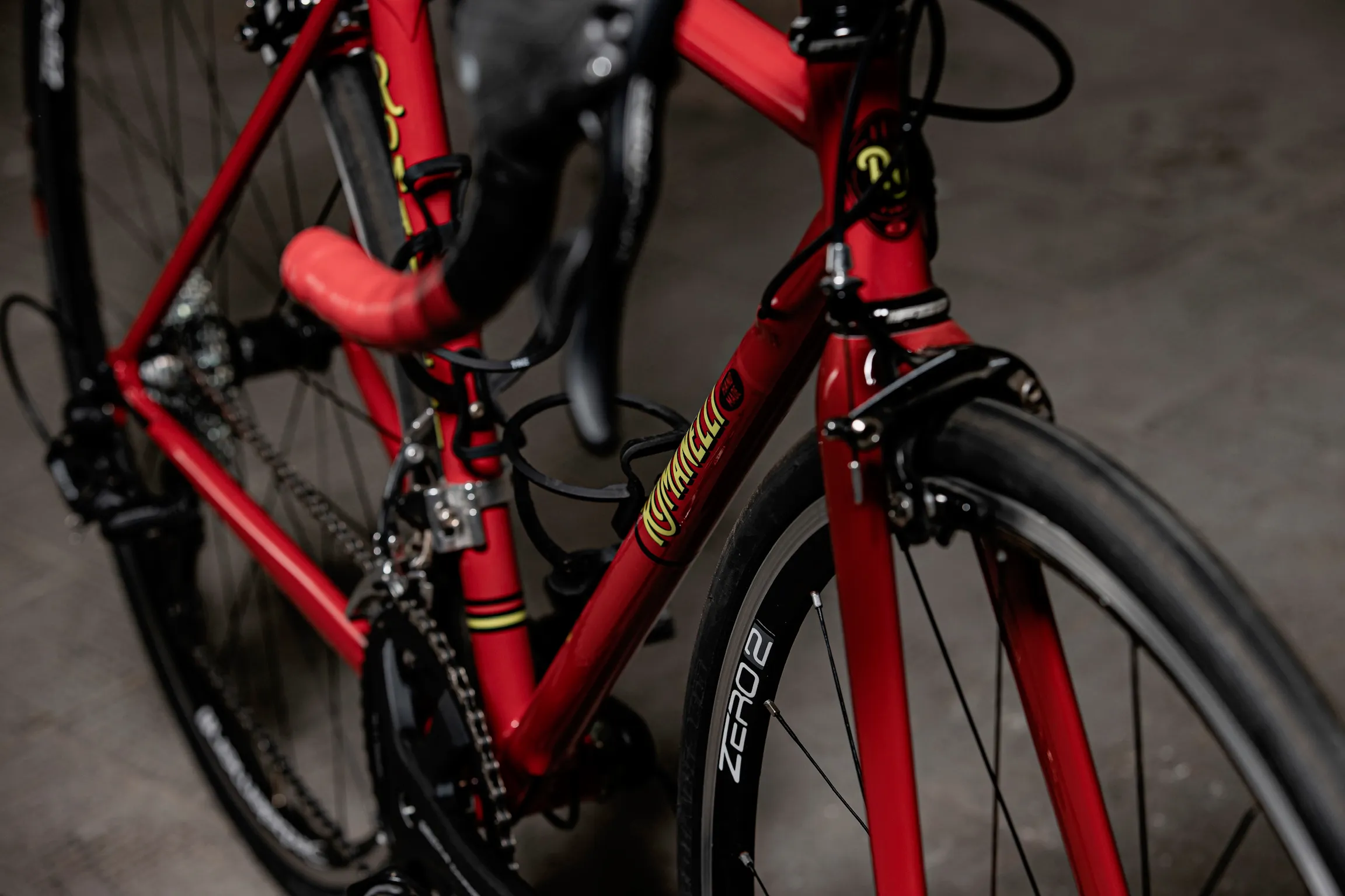 Vista di tre quarti anteriore — Romanelli Cicli Sugar push, rossa