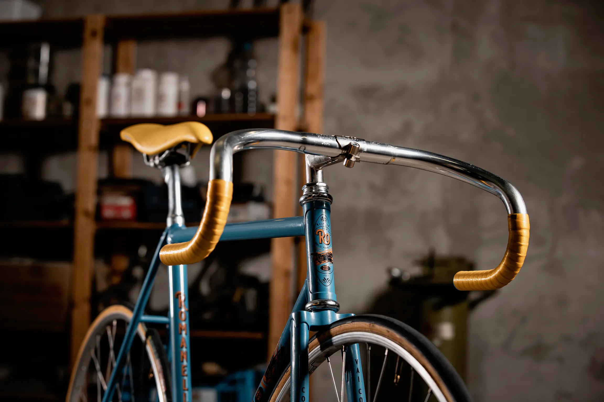 Manubrio e ruota anteriore — Romanelli Cicli Triple step, azzurra con dettagli dorati