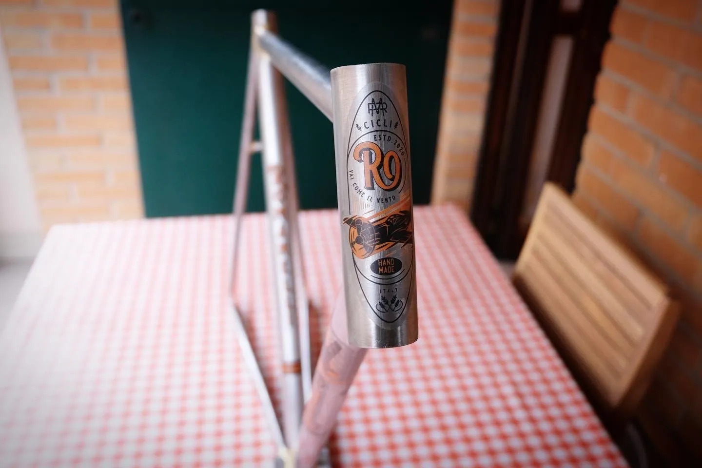Tubo sterzo e logo — Romanelli Cicli Nose’ n’ toes, argento