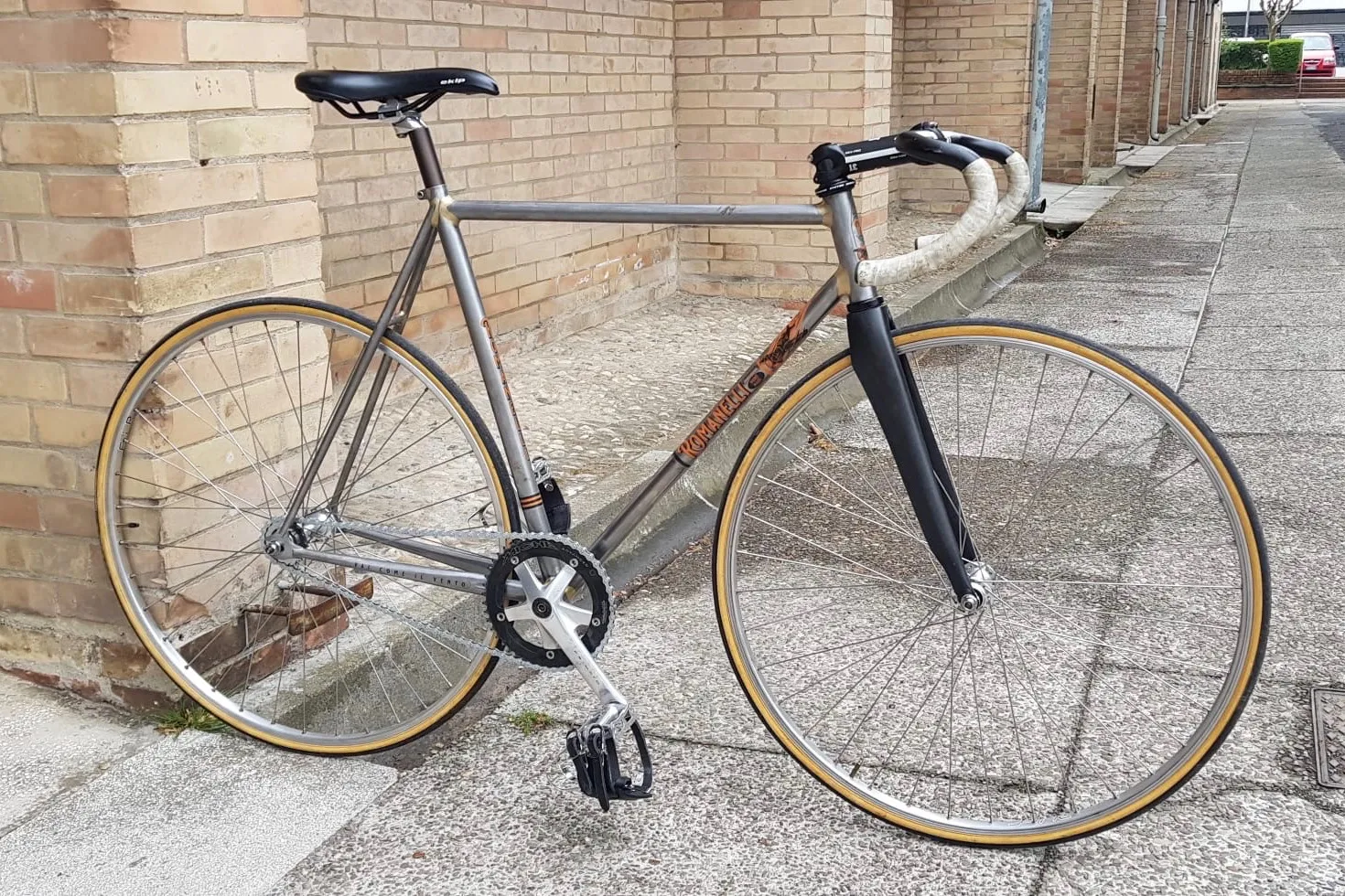 Vista completa della bicicletta montata — Romanelli Cicli Nose’ n’ toes, argento